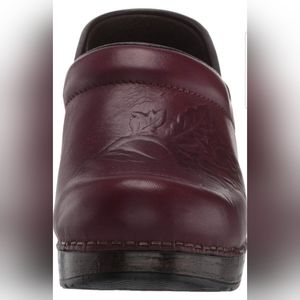 Dansko Wine Floral Vine Embossed Clogs Shoes New